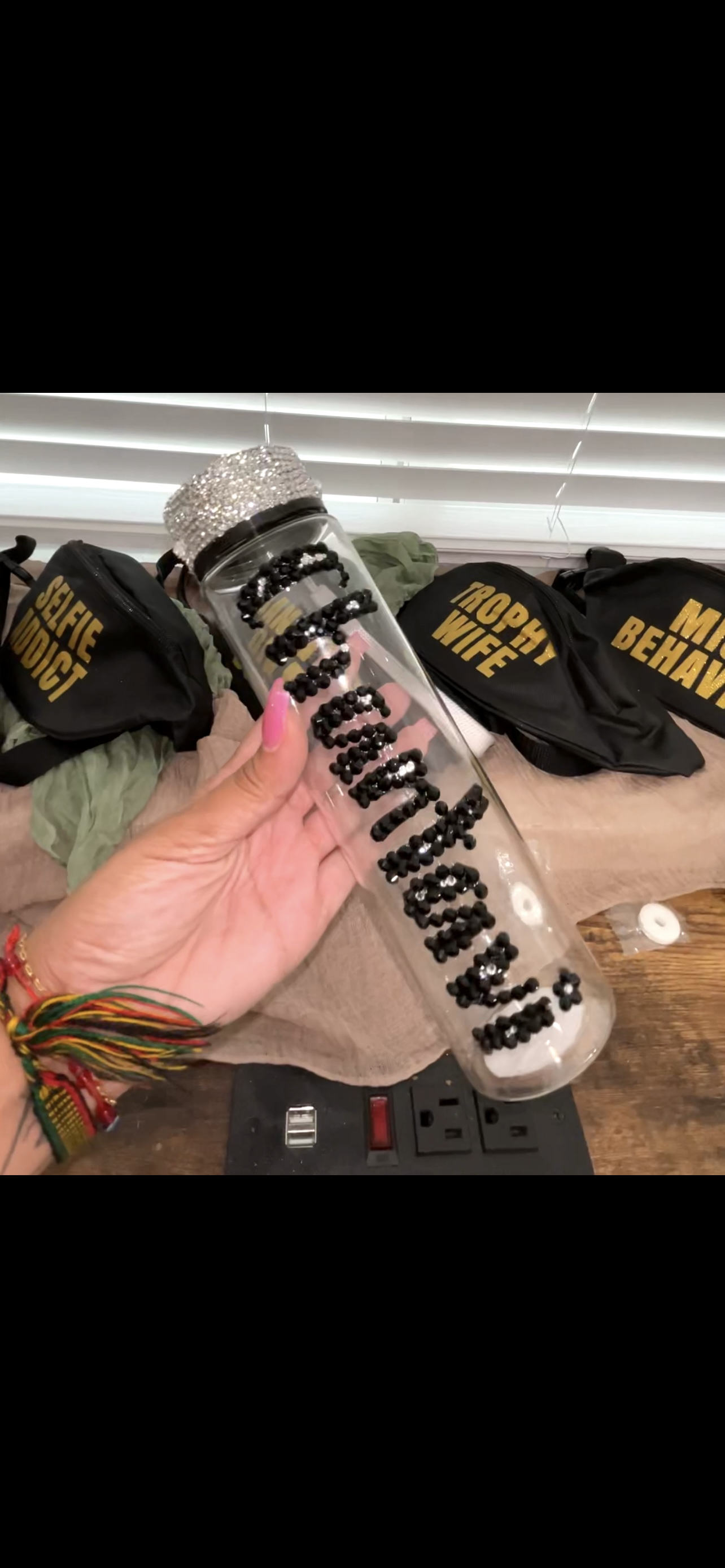 Water bottle with extra shine